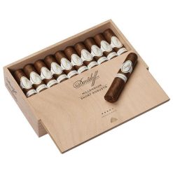 Davidoff Millennium Short Robusto (4.25" x 52)